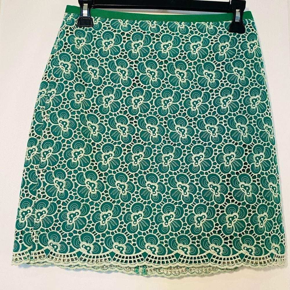 J CREW lace embroidered skirt. Woman’s 00